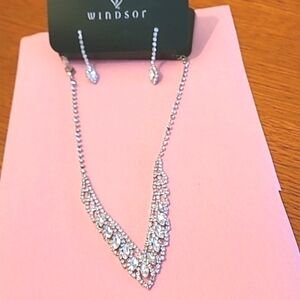 Windsor Necklace & Earrings